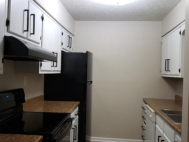 3504 Lodge Ln #132 — Photo 7