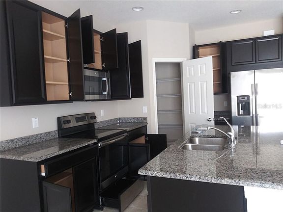 3rd image of 7054 Woodchase Glen Dr