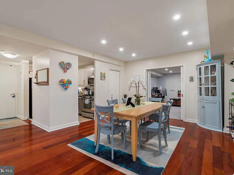 219 S 18th St #29-1016 — Photo 5