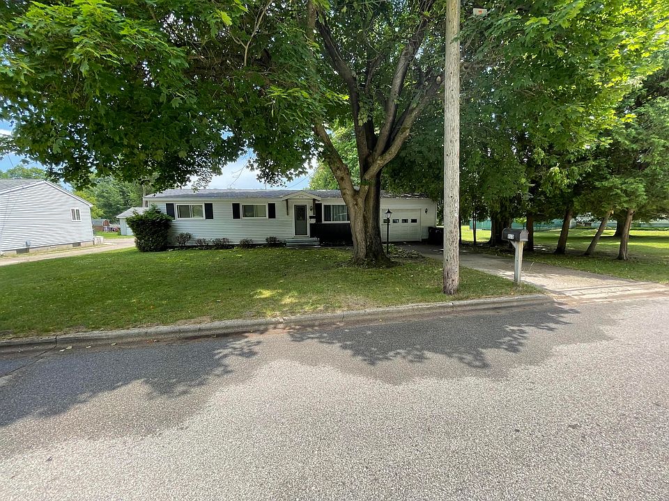 810 Sheridan St, Big Rapids, MI 49307 Zillow