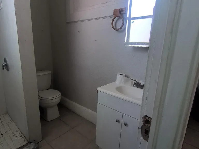 417 N Liberty St #8 — Photo 6