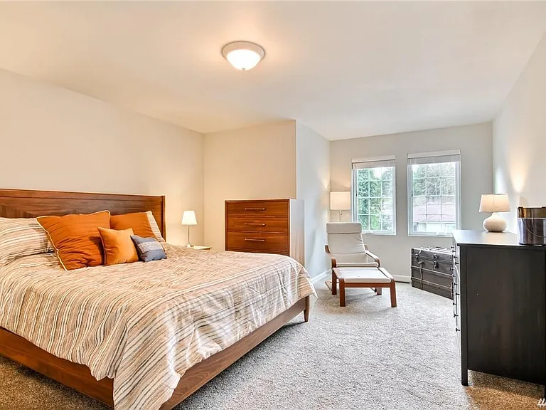 1348 N Lafayette Ave — Photo 5