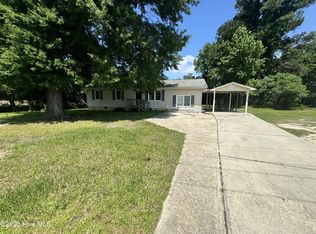 165 Shaw Rd, Wallace, NC 28466