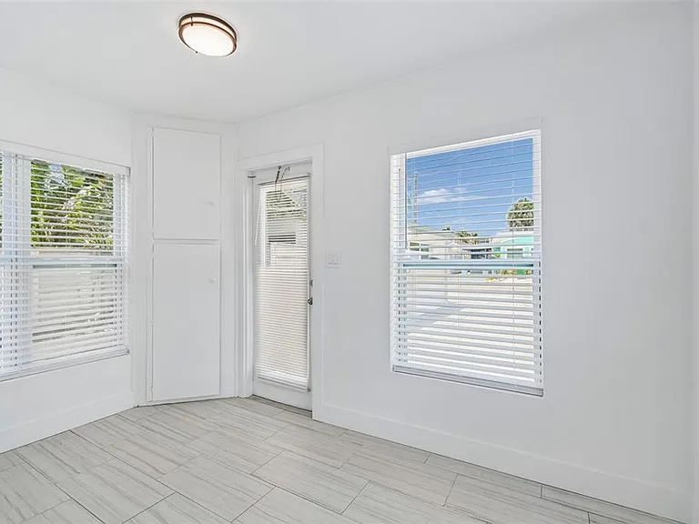 8125 Bayshore Dr — Photo 16