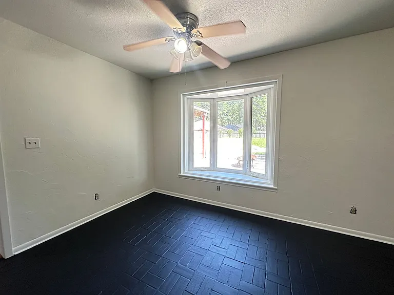 1008 Francais Dr — Photo 9