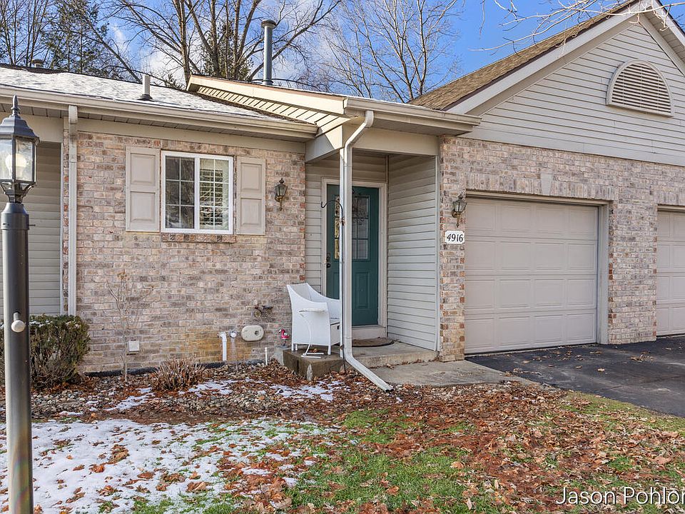 1st image of 4916 Castle Hill Ct NE