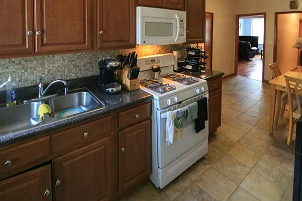 Rented by Horowitz Real Estate | media 35