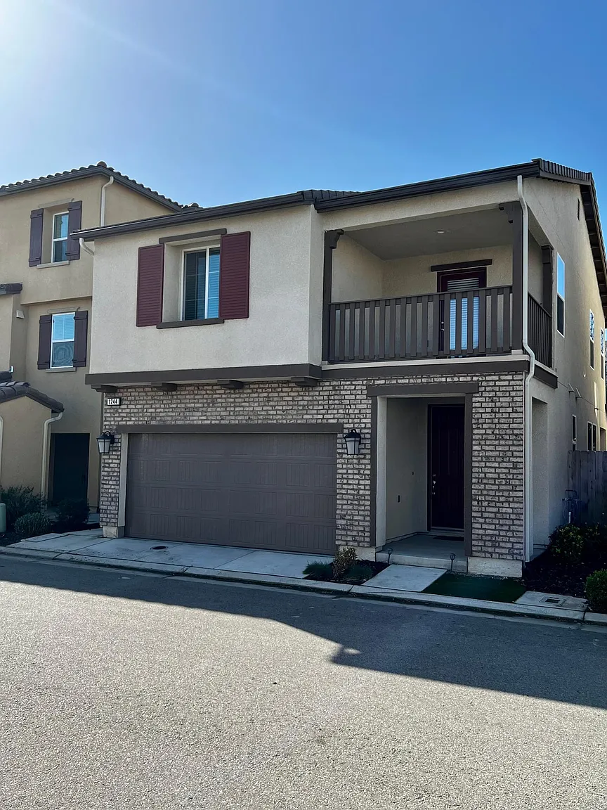1244 Piazza Ln photo 1