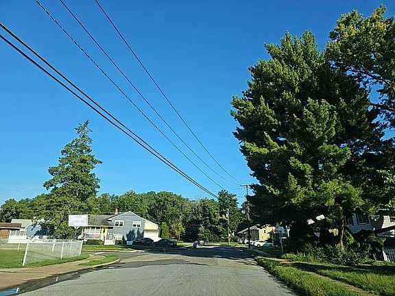 4th image of 9 Lambert Ave