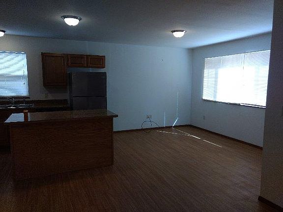 2nd image of 903 11th St E Unit D3
