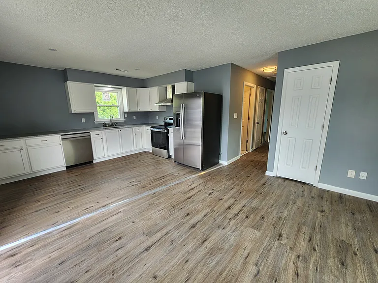 810 E Bragg St #D — Photo 11