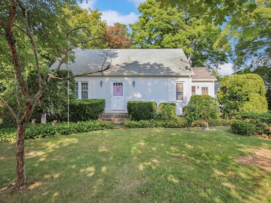139 Thalia Dr, Feeding Hills, MA 01030