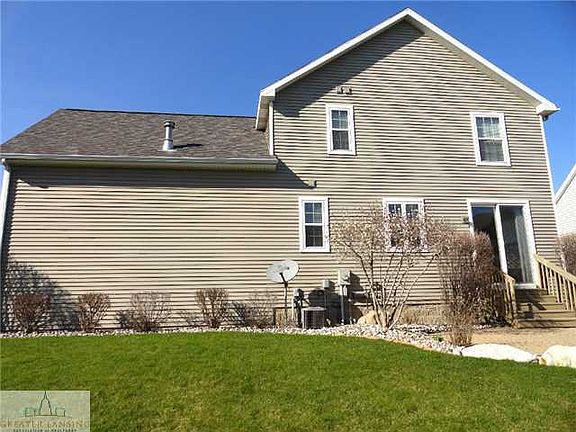 3rd image of 493 E Avocet Dr
