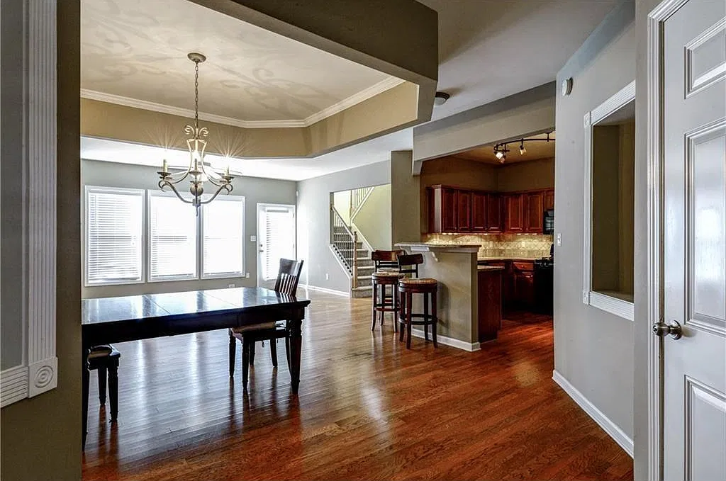 3 bed, 2.5 bath, 1980 sqft, $2,500 — Photo 3