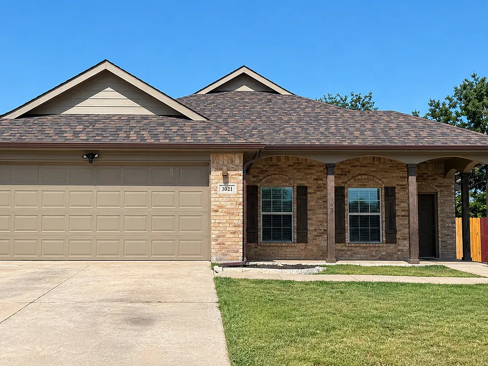 3021 Lake Ridge Dr
