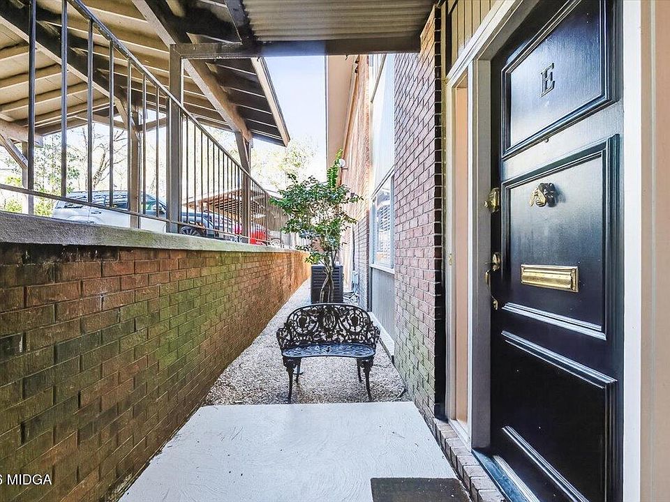 1st image of 4923 Rivoli Dr APT E