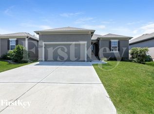 11103 Highview Rd, Peculiar, MO 64078