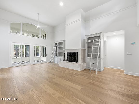 4th image of 10126 W COURTYARDS Place