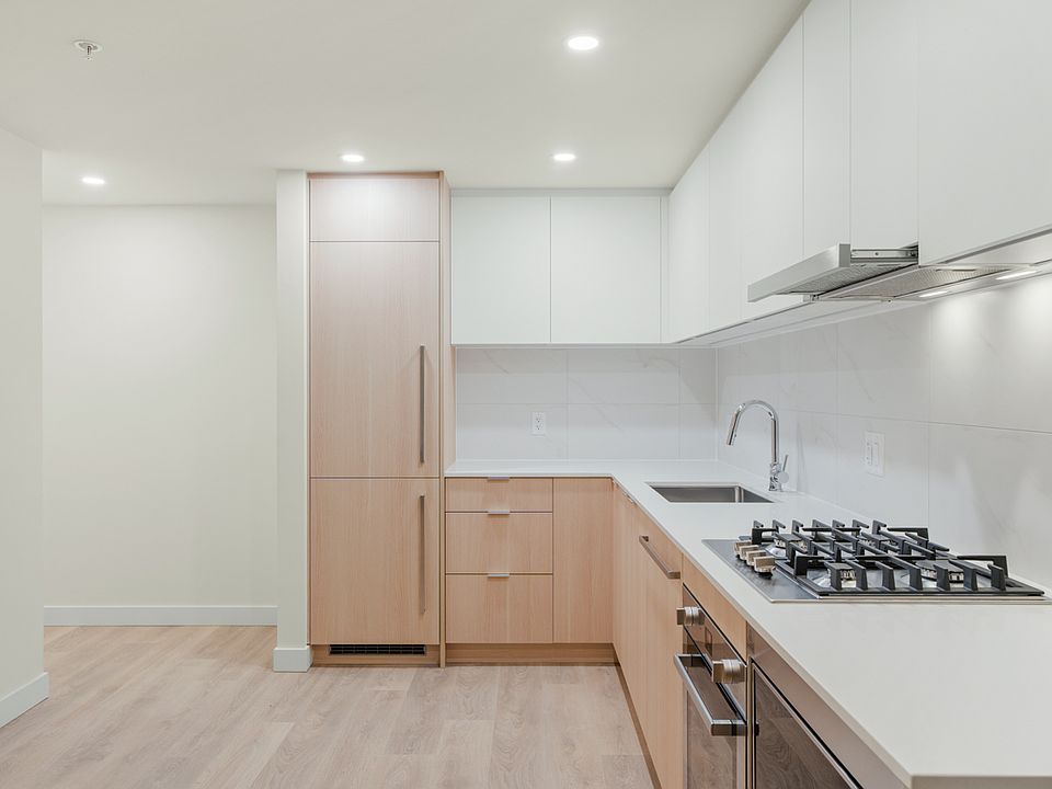 1st image of 318 Alderson Ave #606