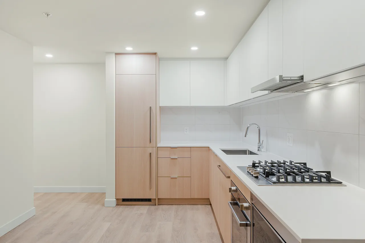 318 Alderson Ave #606 photo 1