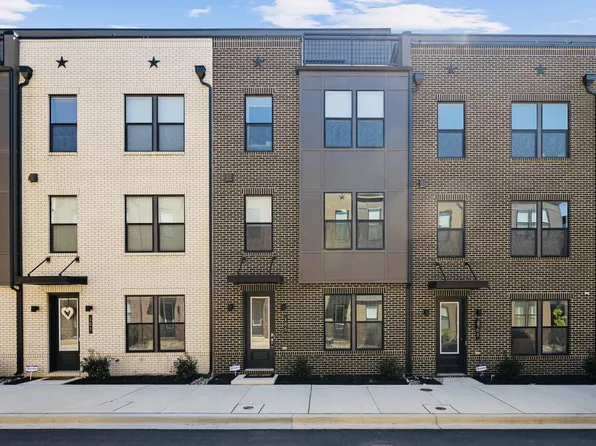105 Glass Ln, Baltimore, MD 21230