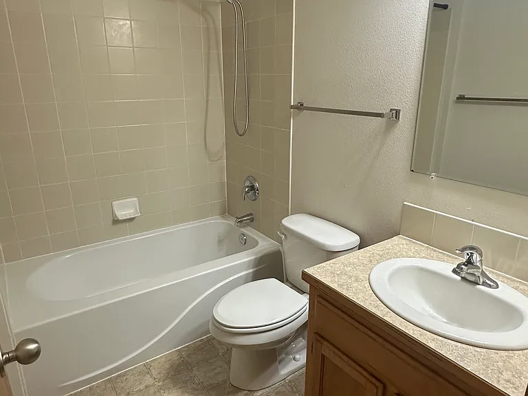 6802 Easy St — Photo 9