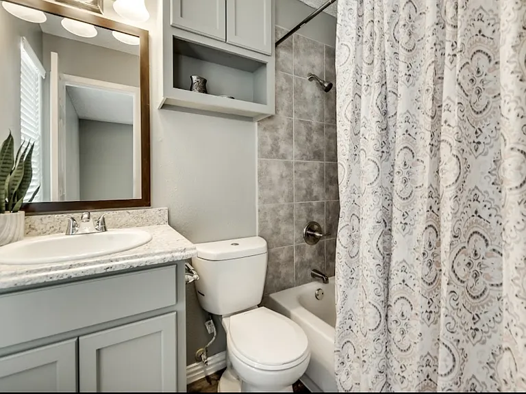 Oak Glen — Photo 14
