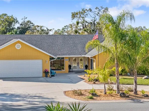 1905 Country Club Ct, Plant City, FL 33566