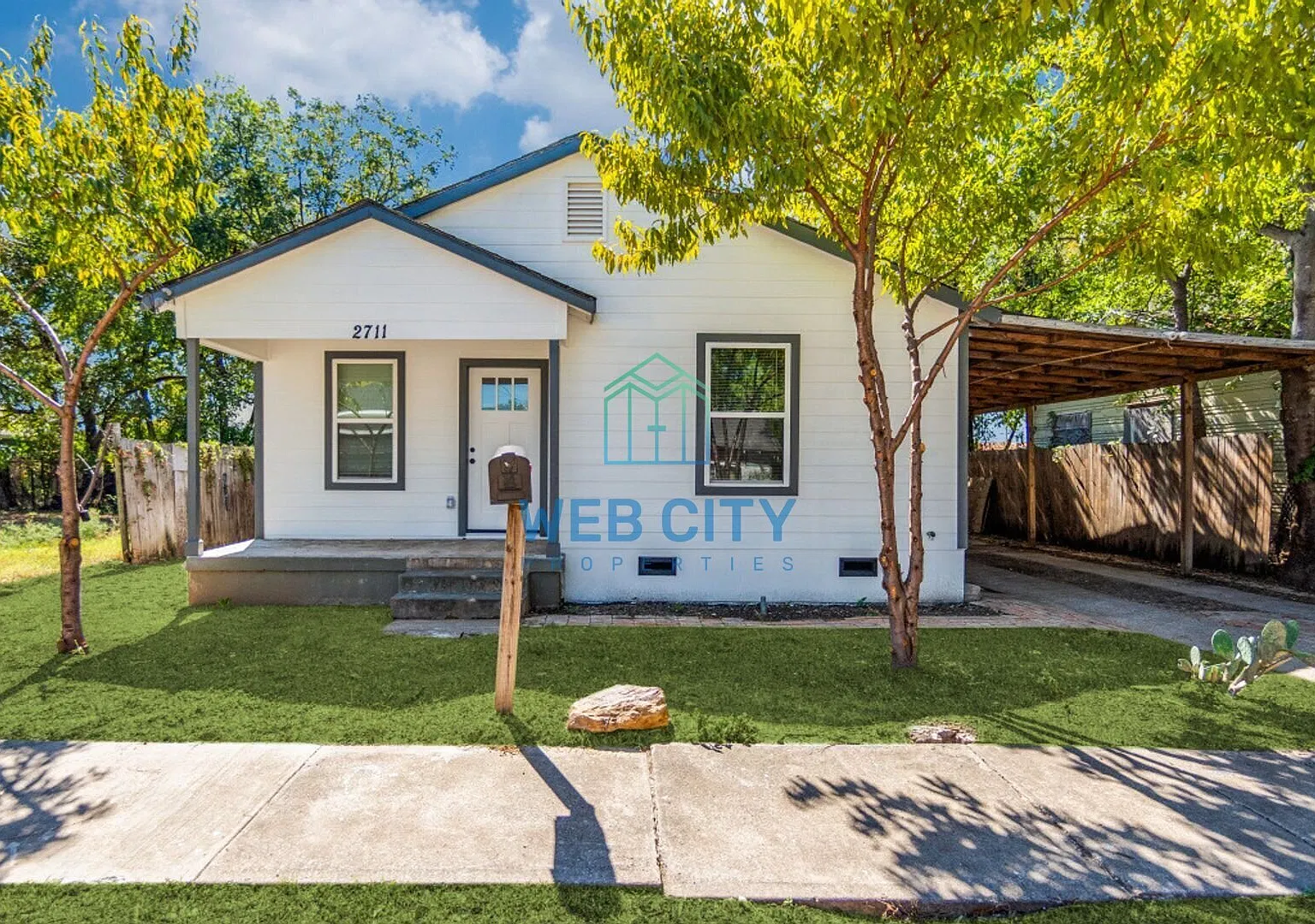Beautifully Renovated Home for Sale in Fair Park! — Photo 1
