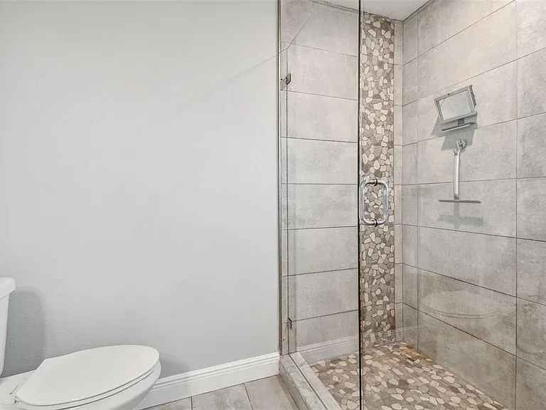 1302 Brandonwood Dr — Photo 31