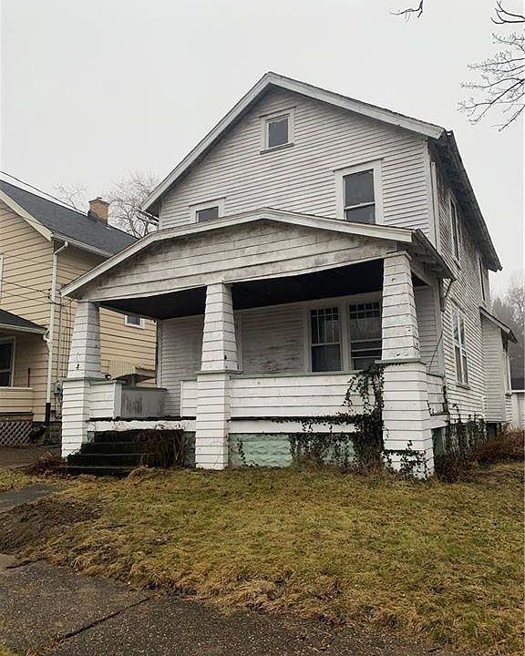 1st image of 1332 Woodland St NE
