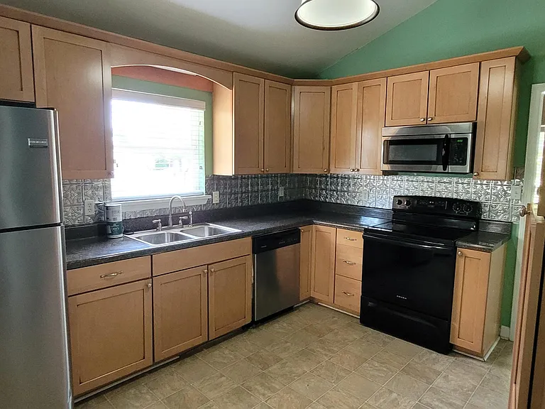 212 Branchwood Dr — Photo 12