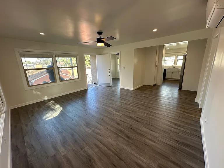 2212 Pine Ave #2212 — Photo 5