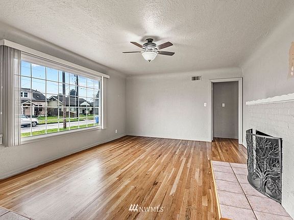 5th image of 1101 S 6th Ave
