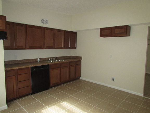 3rd image of 2414 Marble Dr
