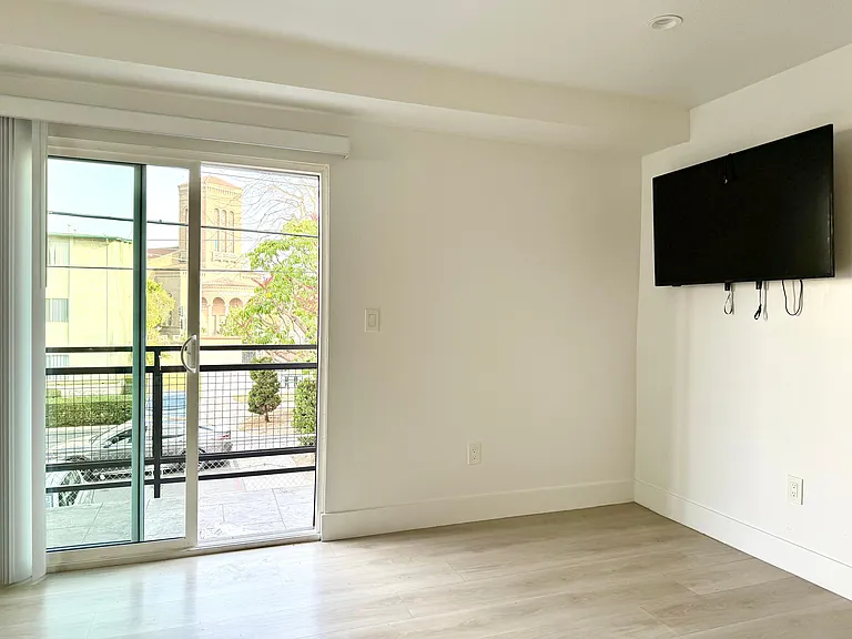 1500 Arapahoe St #5 — Photo 3
