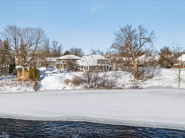 122 Fradette Ave, Peterborough, ON K9J 1T5