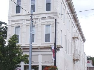 4 W Main St, Logan, OH 43138