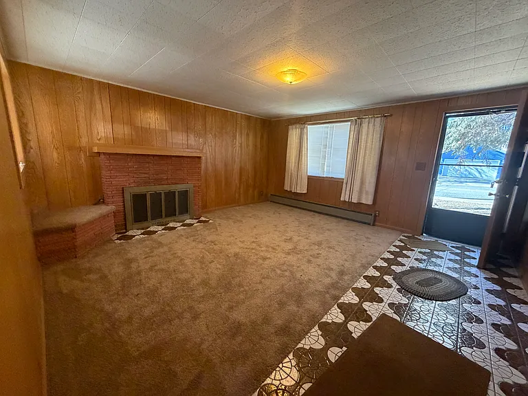 413 E Ivy St — Photo 6