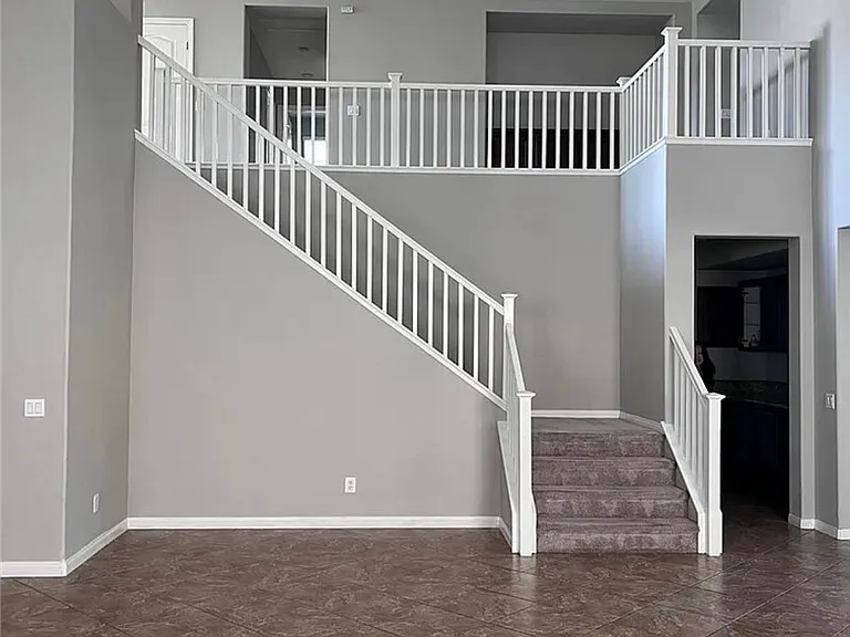7771 Stonegate Dr — Photo 4
