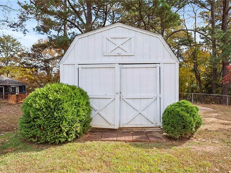 3258 Highland Dr SE — Photo 44