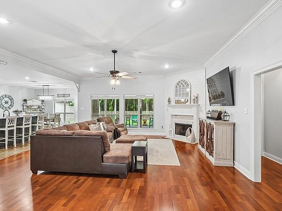 5th image of 535 Tanglewood Dr