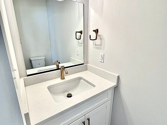 5th image of 205 Allure Dr