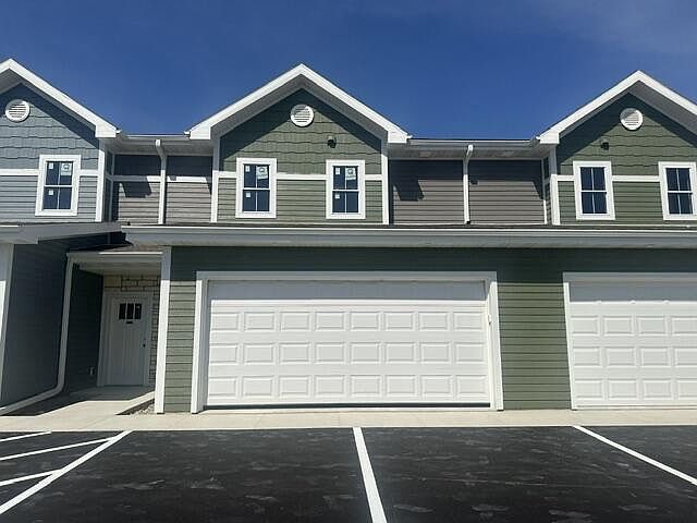 1st image of 208 Settlers DRIVE