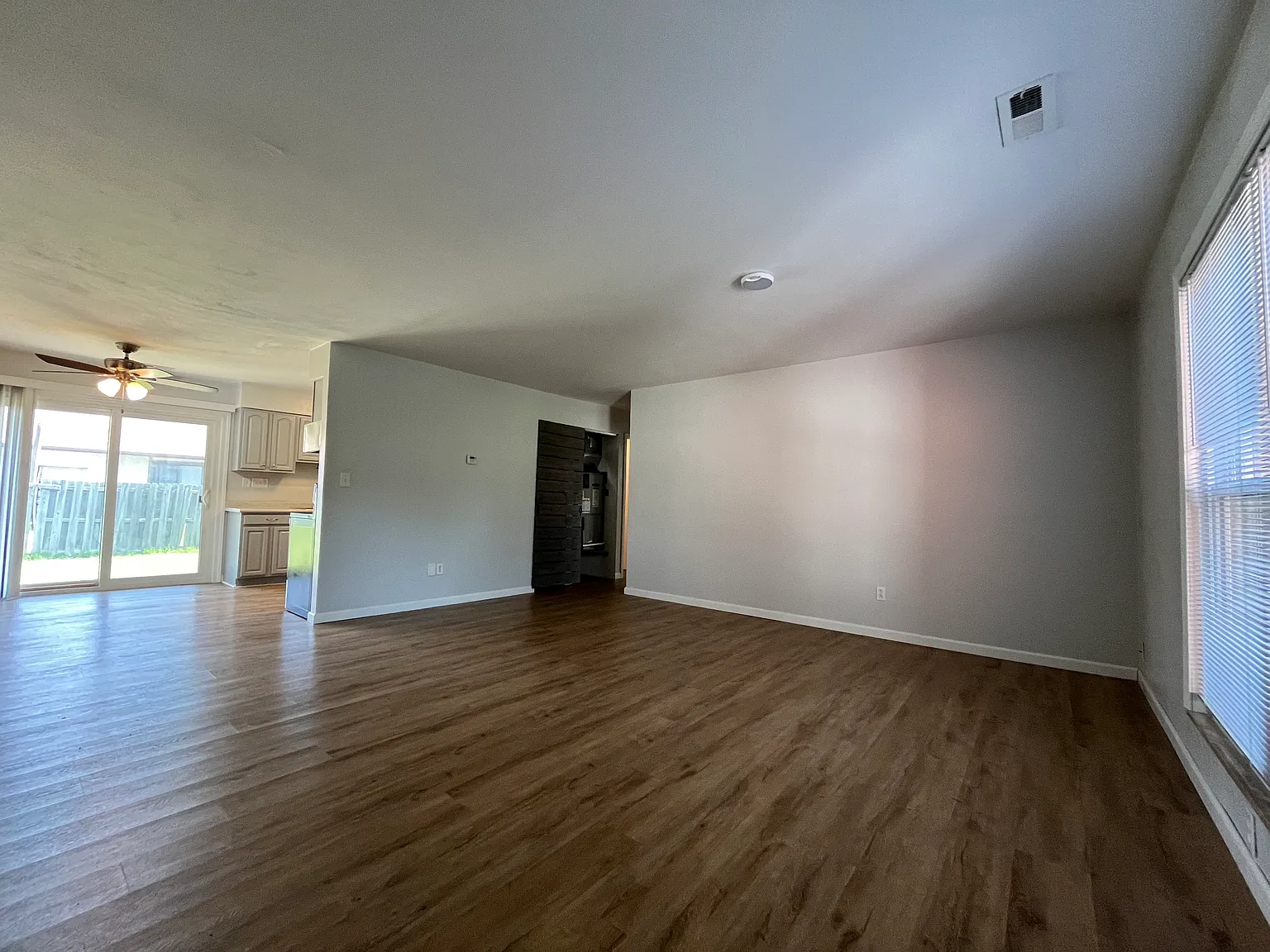 2 bed, 1116 sqft, $1,195 — Photo 2