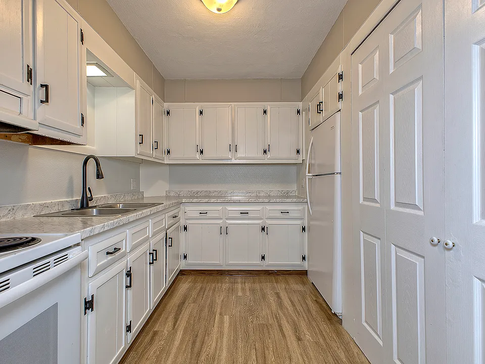 102 Arbor Dr #102