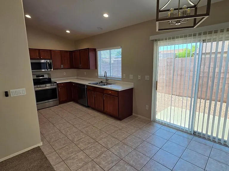 6712 E Riverdale St — Photo 3