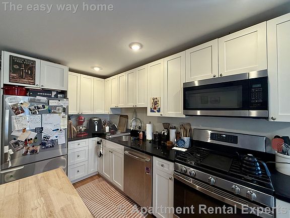 2nd image of 26 Putnam St #4