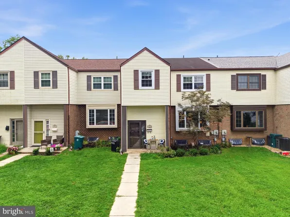 206 Birch Dr, Lafayette Hill, PA 19444