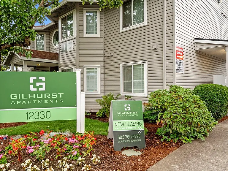 Gilhurst Apartments — Photo 14